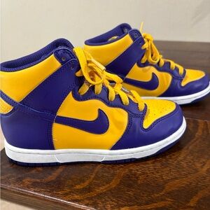 Nike Kids High-Top Sneakers in Purple and Yellow